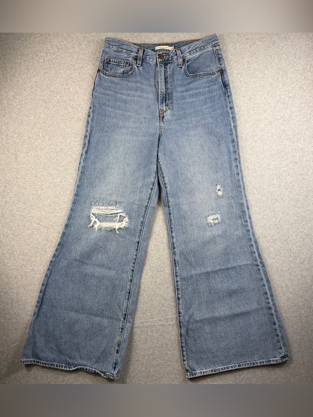 Levi's Premium High Rise Loose Flare Wide Leg Distressed Jeans Women's Size 30